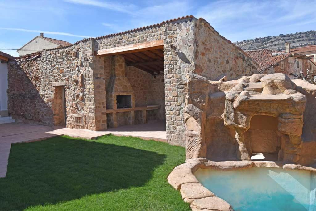 Casa Rural La Cueva Del Agua Fuentetoba エクステリア 写真